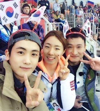 박형식 이상화 서경석, 태극기 휘날리며 '깜찍 브이' 훈훈