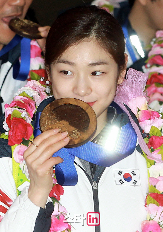 김연아 `초콜릿 금메달` VS 소트니코바 `벤츠`