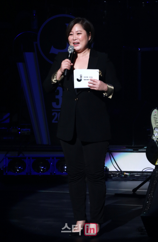 [포토]이금희 '이선희의 친구이자 팬입니다'