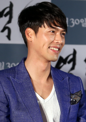 '역린' 현빈, 등근육 탄생 비화.."'세밀한'이란 세 음절 때문에"