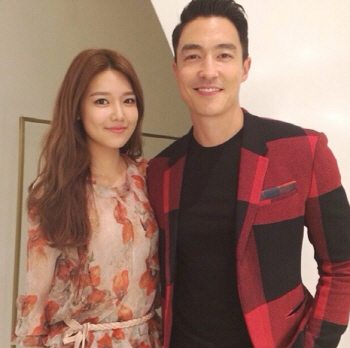 수영-다니엘 헤니 다정샷, "제시카 보고 있나?" 질투심 자극