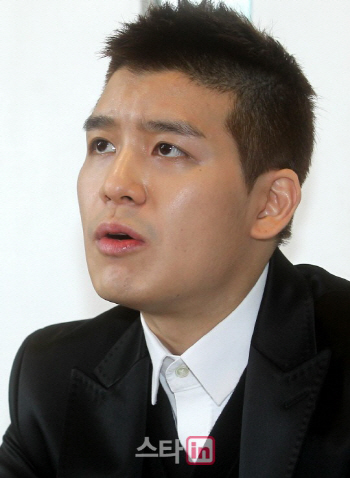 강성훈, 젝스키스 데뷔 17주년인 15일 신곡 '커플'로 전격 컴백
