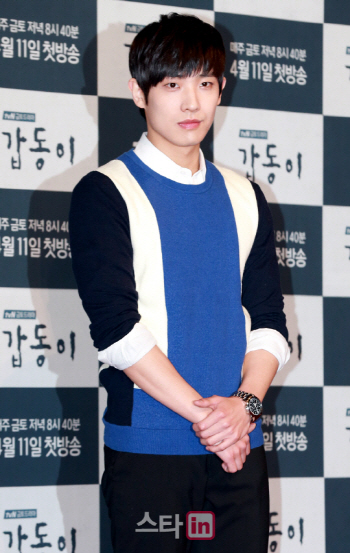 "이준, 본명으로 기부..소액이어서 죄송하다는 말 남겨"