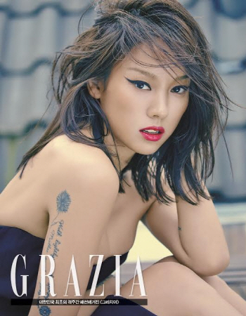 이효리, 레드립 메이크업 '관능미 물씬'