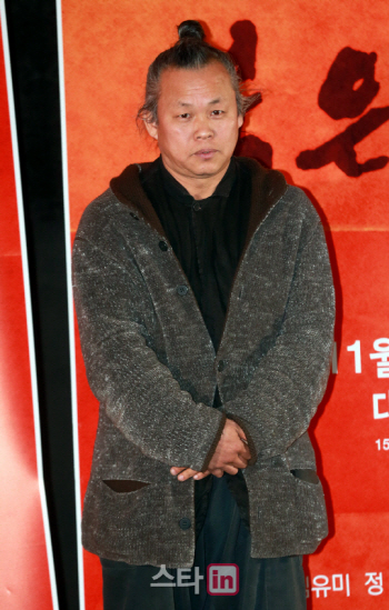 김기덕 감독 "텅 빈 극장에 절망, 새로운 영화작업 고민할 때"