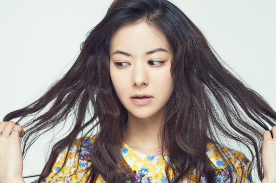 [포토] '미수다' 아키바 리에 패션 화보..'풍성한 머리결'