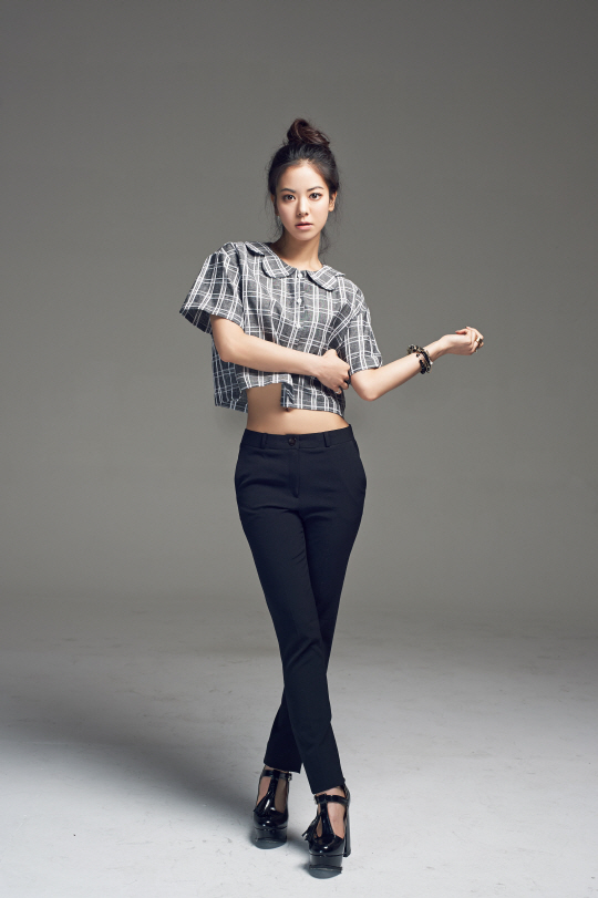 [포토] '미수다' 아키바 리에 패션 화보..'골반 미인'