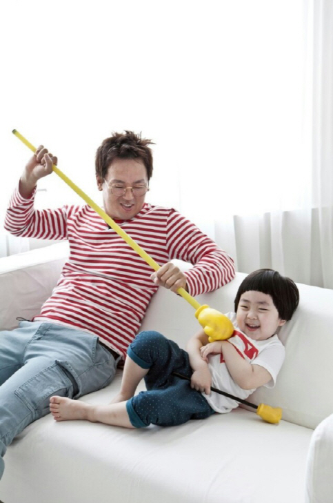 김정태, '야꿍이' 아들과 선거유세 동참 논란 일자 "정치적 의도는..."