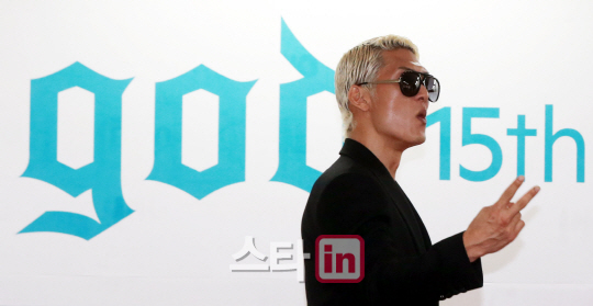[포토]god 박준형 '승리의 브이'