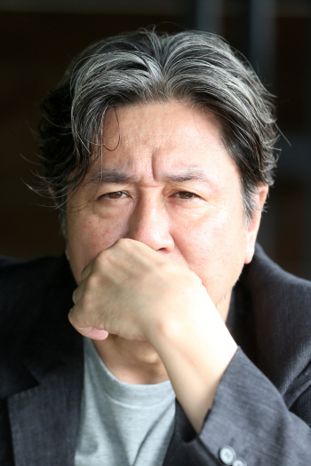 최민식 "돌직구 과해? 건강식도 한번 잡숴봐"(인터뷰)