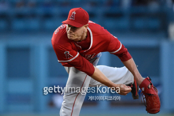 '류현진 완봉승' 앙갚음한 리처즈와 다저스의 LAA '공포'