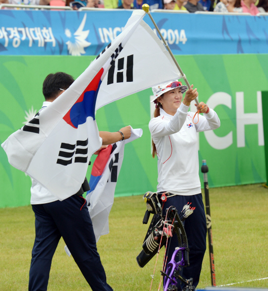 [인천AG]한국 女양궁, 컴파운드 단체전 첫 금메달