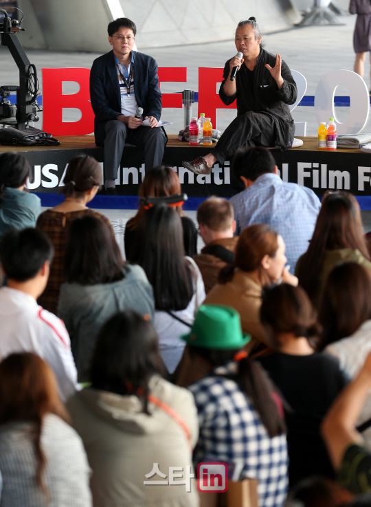 [포토]19회 BIFF 찾은 김기덕 감독