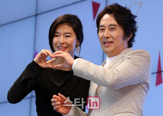 [포토]예지원-백윤식, '중년의 하트'