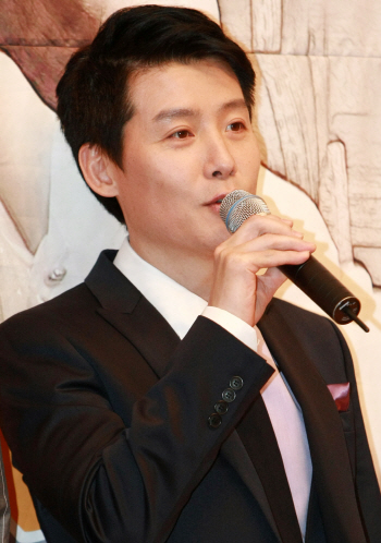 이현우, 3년만에 가수 컴백..17일 신곡 발표