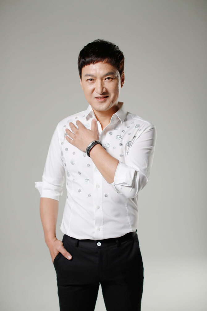 '주스아저씨' 박동빈, 비열한 악당 변신..영화 '톱스타를 훔쳐라' 캐스팅