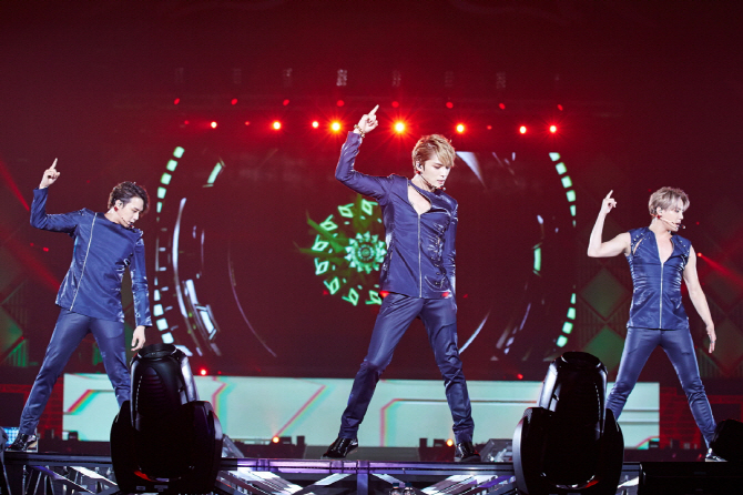 JYJ, 일본 돔 투어 이어간다..13~14일 오사카 돔 공연 개최