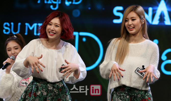 [포토]걸그룹 소나무 의진-디애나, '이것이 표창춤'