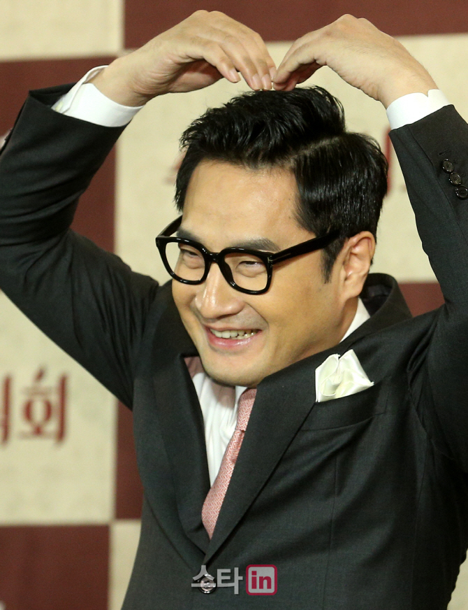 [포토]강용석 '완전한 예능인'