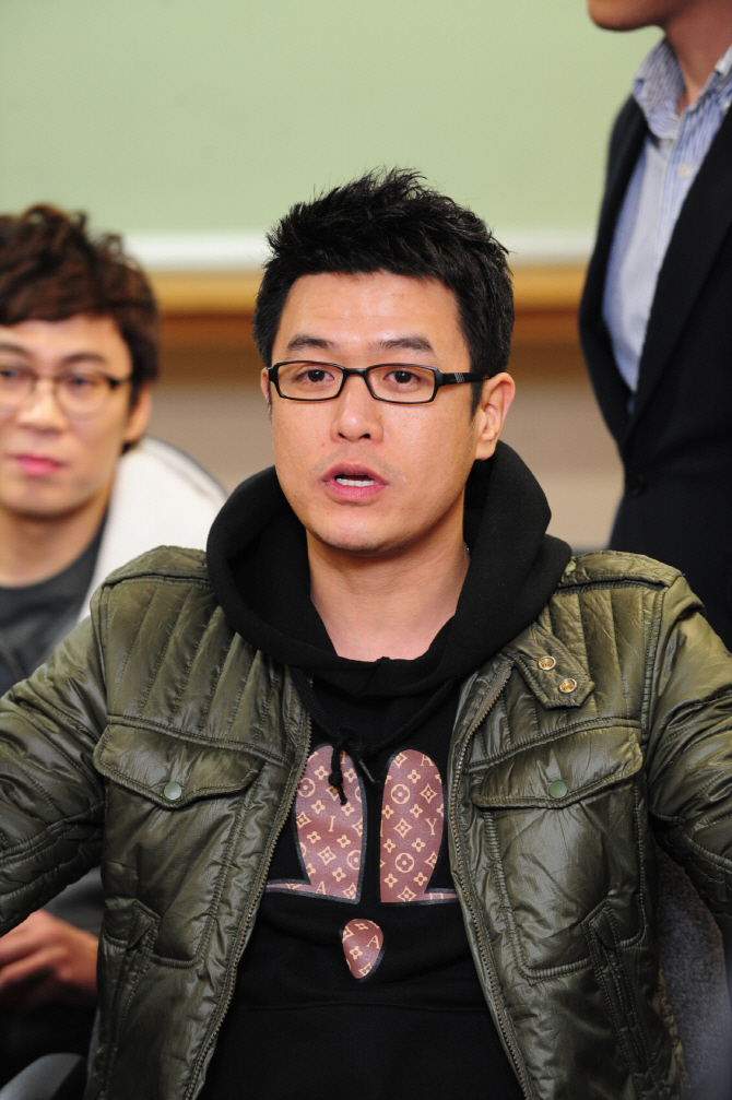 콘진원 "JD브로스, 대중문화예술기획업 등록 착오…위법은 아직"