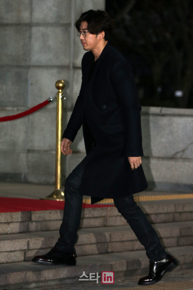 [포토]'가온차트 K-POP 어워드' 참석하는 god 윤계상