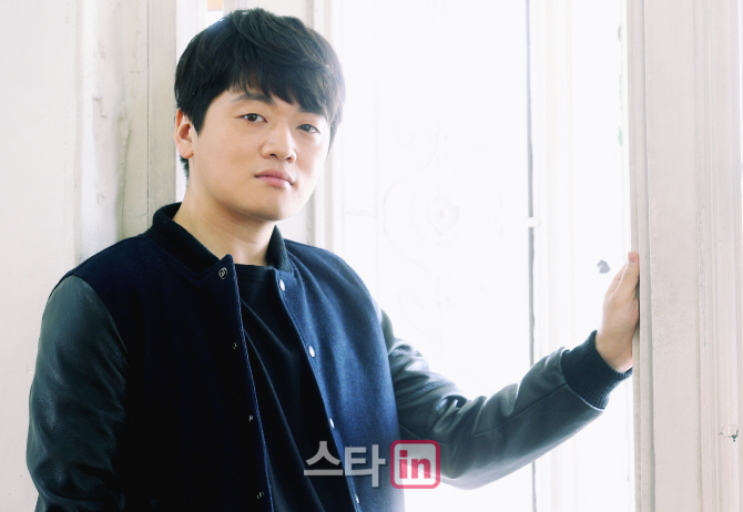 '쎄시봉' 조복래 "난 지금 연예인 놀이 중, 낯설다"(인터뷰)