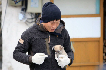 `삼시세끼` 유해진, 산체·손호준과 삼각관계? 사료로 밀당