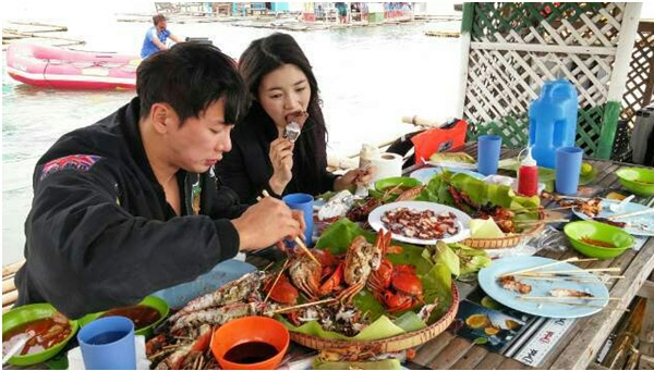 [포토] 유승옥, 필리핀 메이킹 포토..해산물 요리 가득