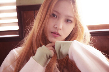 레드벨벳 새 멤버 예리 "열심히 연습 중.. 깜짝 놀라셨죠?"