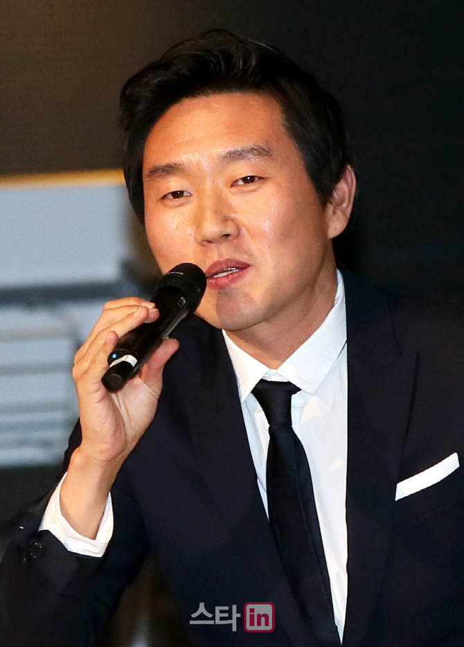 [포토]질문에 답하는 김병길 PD