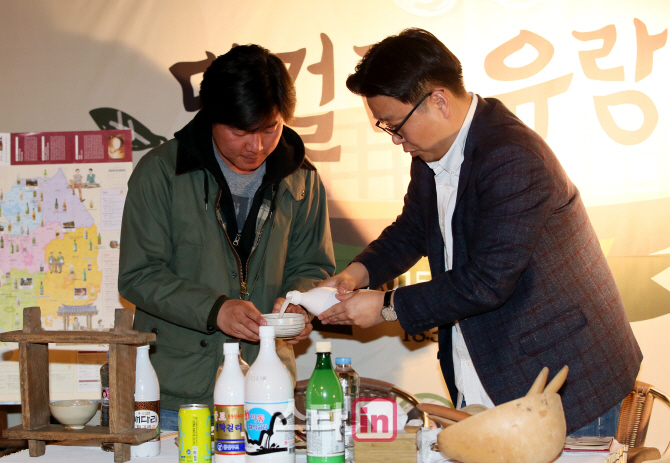 [포토]나영석-서경덕 '주고 받고'