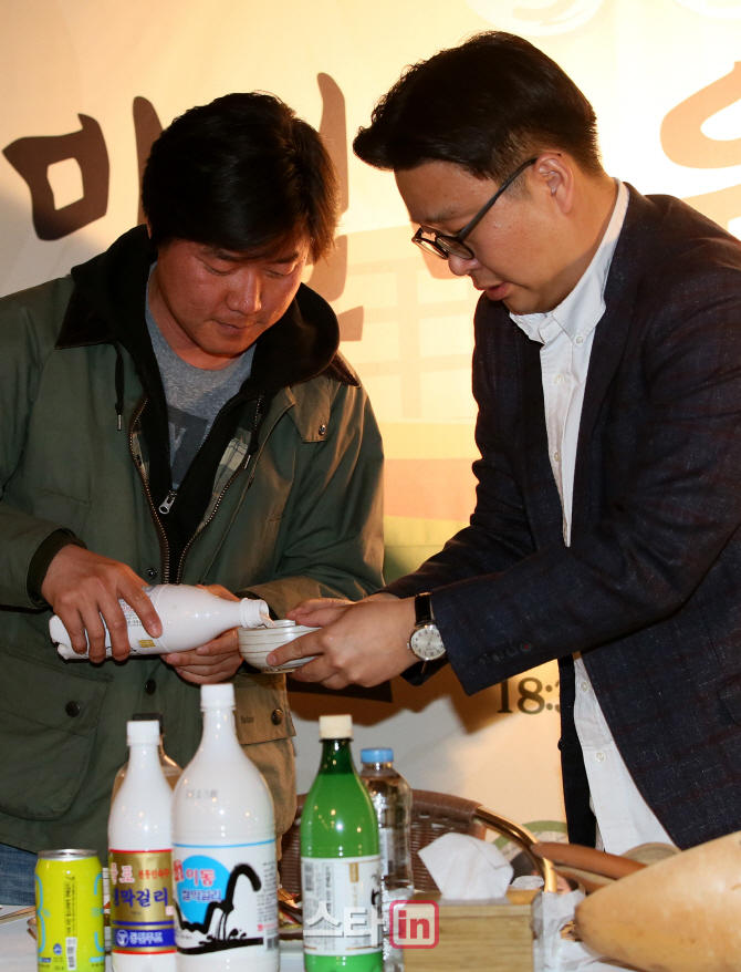 [포토]나영석-서경덕 '주고 받고'