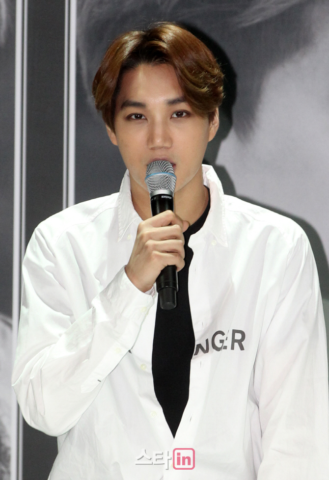 [포토]인사말하는 엑소(EXO) 카이