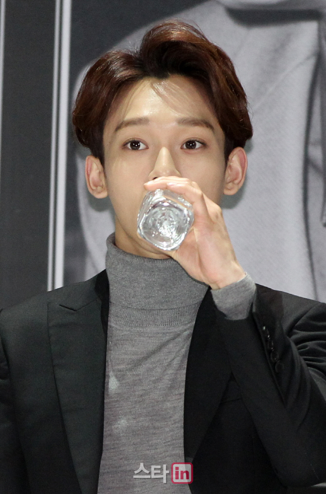 [포토]엑소(EXO) 첸, '긴장되네!'