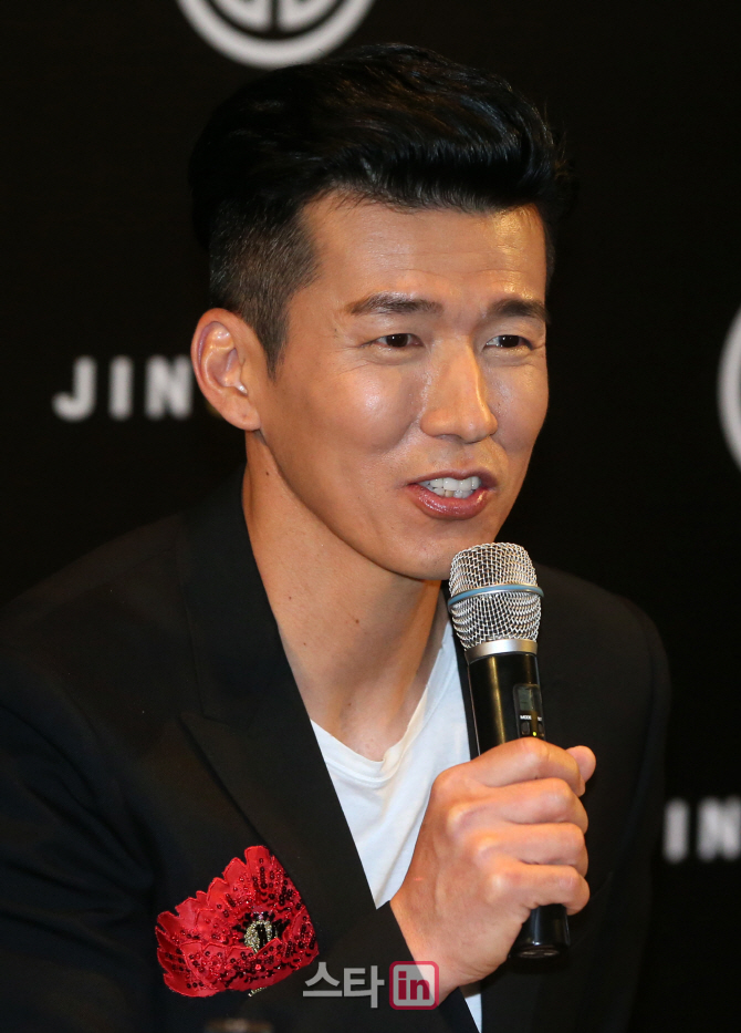 [포토]인사말하는 지누션의 션