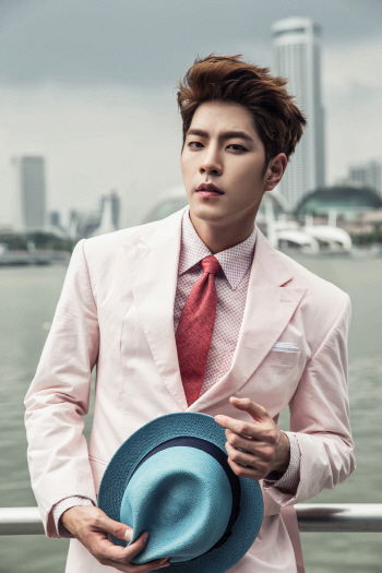 홍종현 `2015 아시아 모델어워즈` 뉴스타상 수상