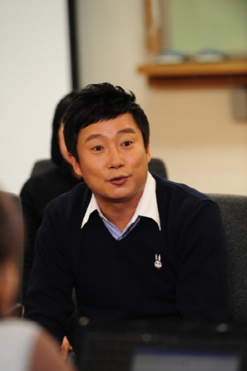  이수근, 방송 복귀 초읽기..비밀리에 제작진 미팅