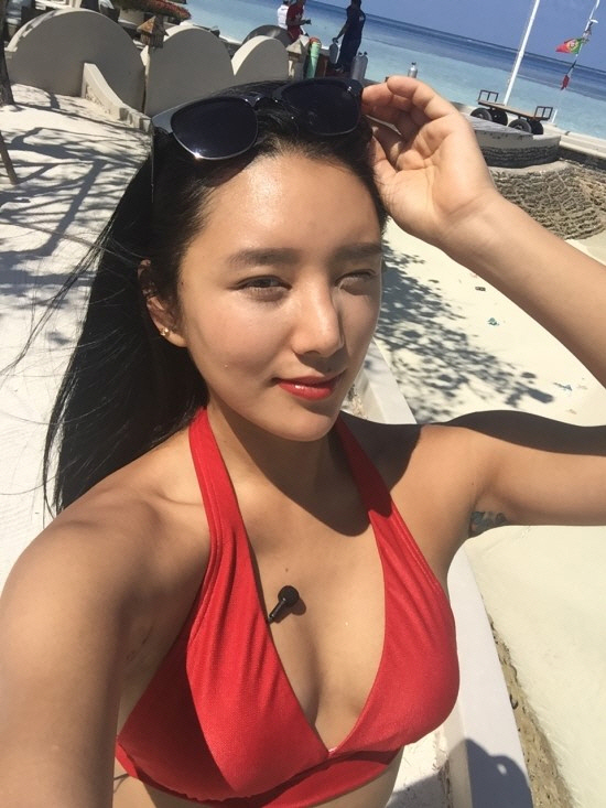 [포토] 정아름, 몰디브 햇살에 `찡끗`