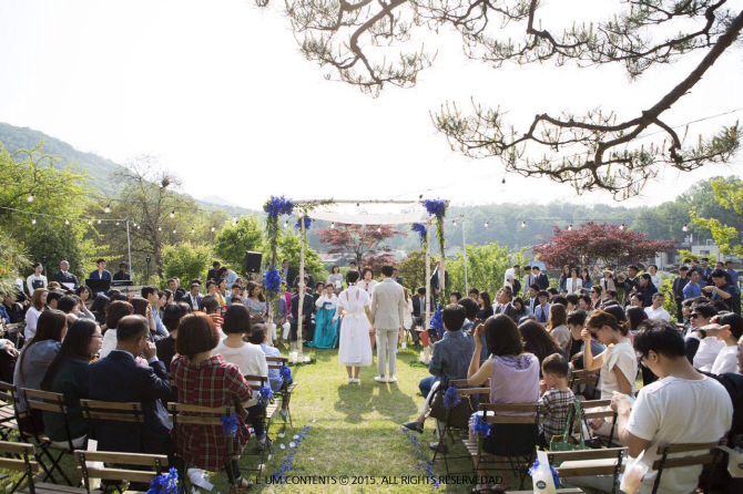 [포토]봉태규·하시시박 커플 결혼식장 '모여라 꽃동산'