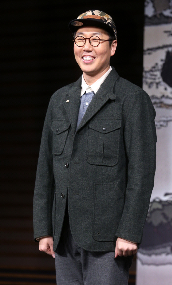 김영철, 윤종신 소속사와 계약.."전폭적으로 지원할 것"