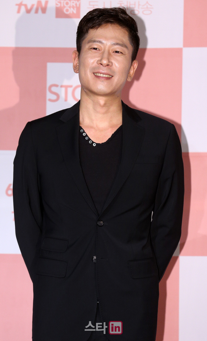[포토]포즈 취하는 양재진 전문의