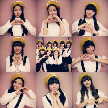 오마이걸, 데뷔 활동 종료! 팬 사랑 담은 단체 손하트