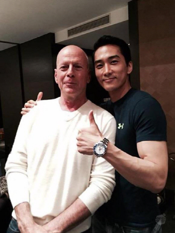 송승헌, 브루스 윌리스와 인맥 과시