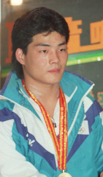 '역도 스타' 김병찬, 숨진 채 발견 '하반신 마비.. 생활고'