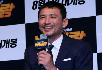 '베테랑' 황정민 "연기 잘하는 유아인, 함께 작업해 흥분됐다"