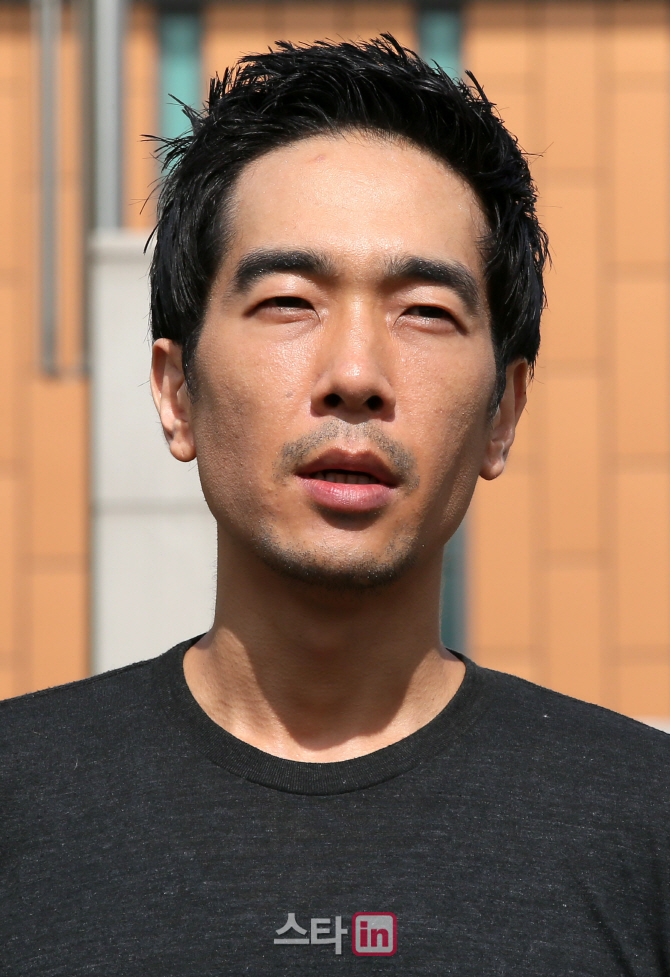 [포토]야윈 얼굴의 고영욱 "반성하며 살겠다"
