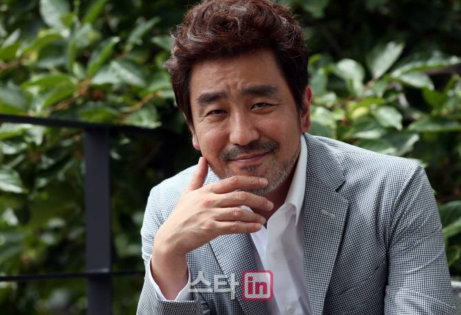 [포토]류승용 '영화 손님 기대해주세요'