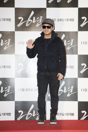 이정, "능력 없는 1인 기획사라 무시하나" 분통