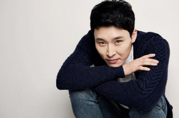 '연평해전' 이병장 한성용 "영화 보고 많이 울었어요"(인터뷰)