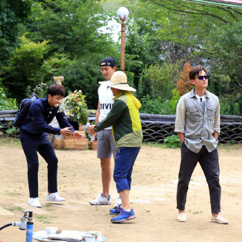 꽃보다 호준 vs 보조개를 잃은 서지니..'삼시세끼' 스틸컷 포착